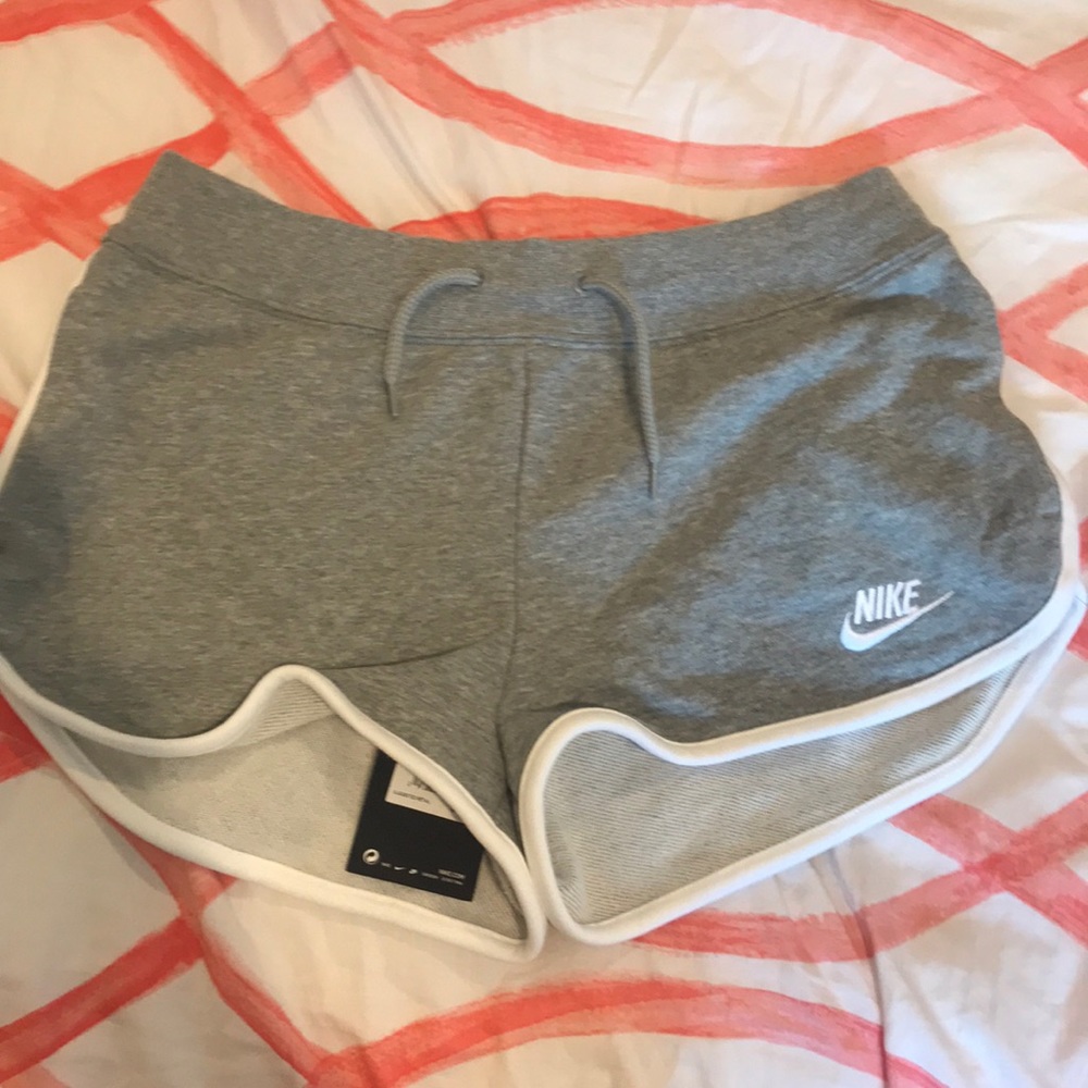 never worn nike slim fit shorts